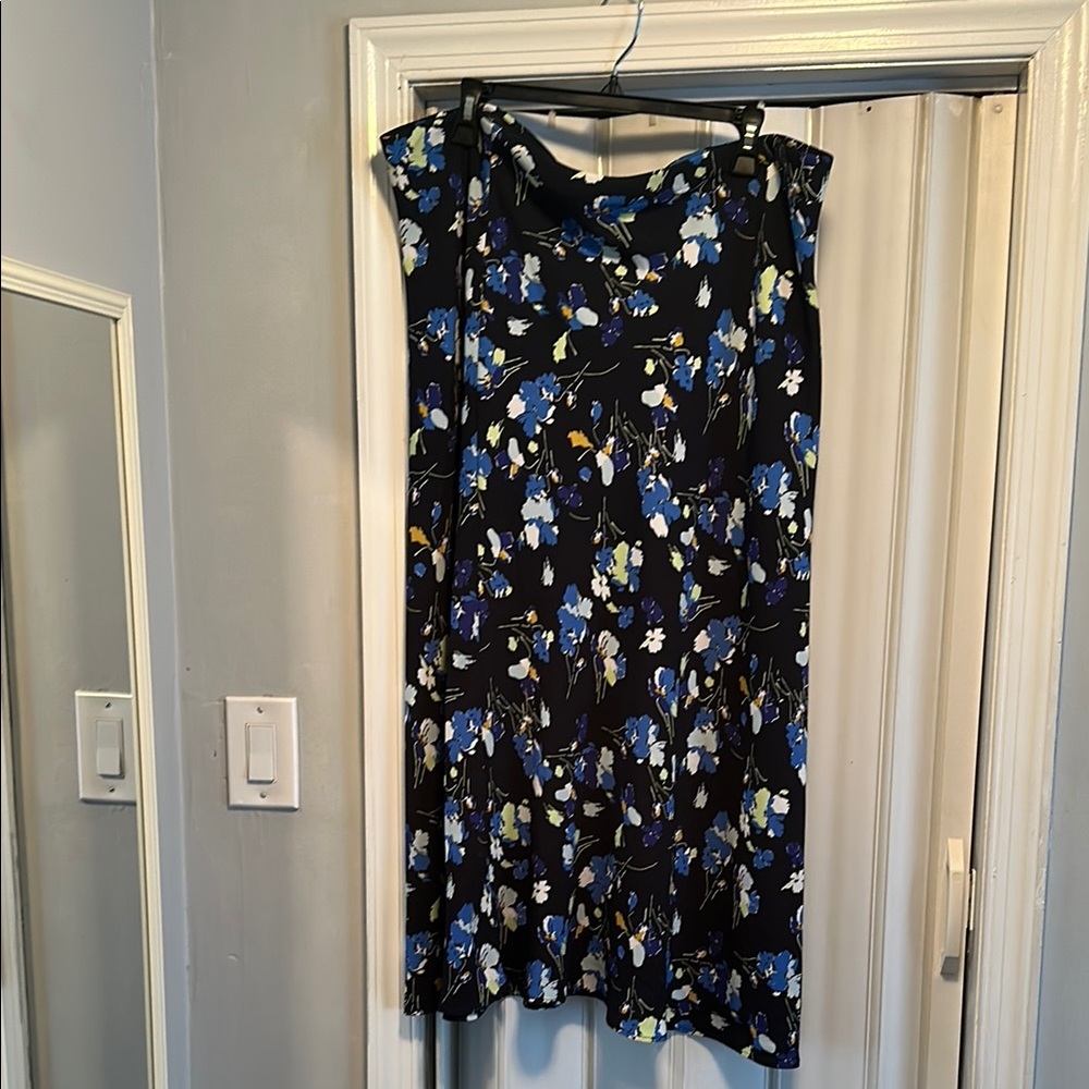 Halogen from Nordstrom Black and Blue Midi Skirt - plus size, preppy, floral